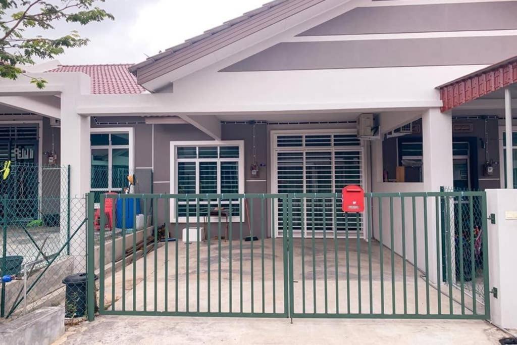 Si_Homestay4U Malacca Exterior foto